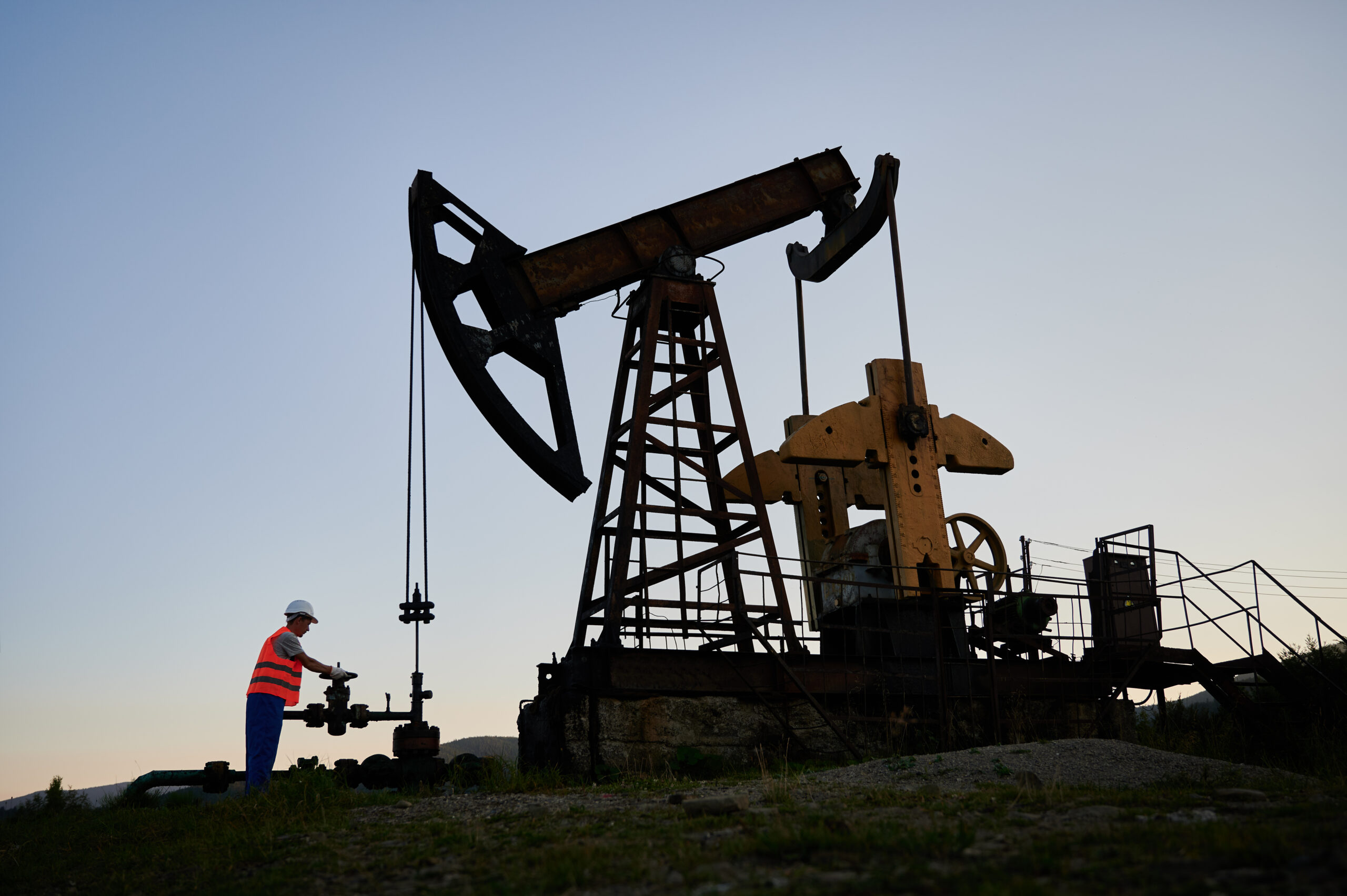 Oil Prices Edge Higher as Market Sentiment Turns Positive